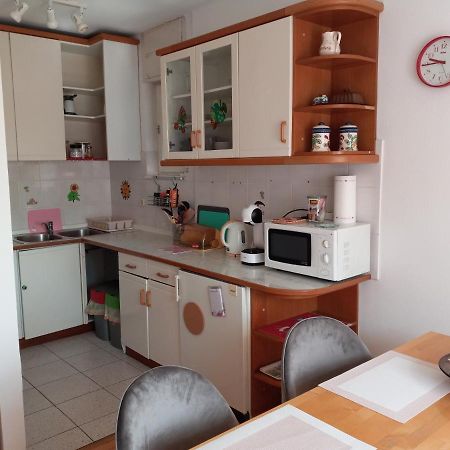 Lovely 2-Bedroom Appartment With Free Parking Dobrova Dış mekan fotoğraf