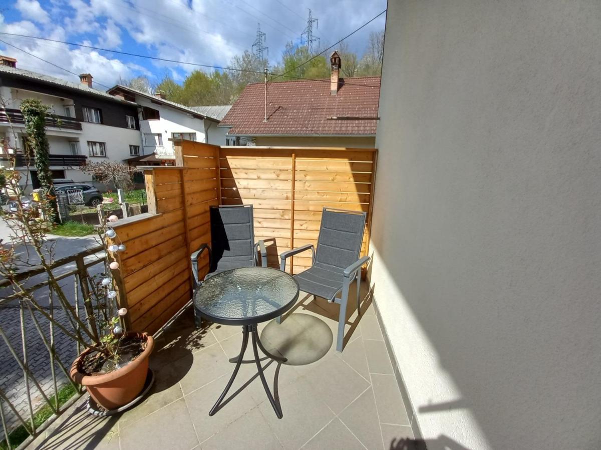 Lovely 2-Bedroom Appartment With Free Parking Dobrova Dış mekan fotoğraf
