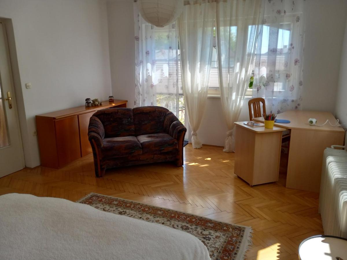 Lovely 2-Bedroom Appartment With Free Parking Dobrova Dış mekan fotoğraf
